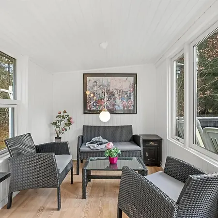 Poul - 1-9km From The Sea By Interhome *